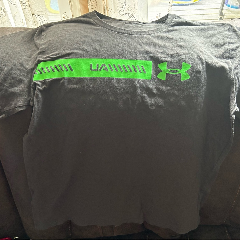Men’s UA Shirts
